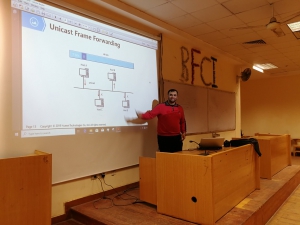 بدء التدريب المجاني في مسار شبكات الحاسب